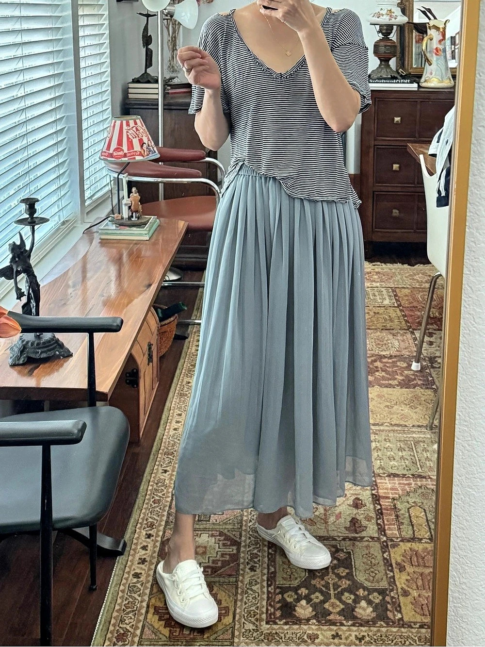 Uniqlo Pleated Maxi Skirt in Gray Blue Size Small
